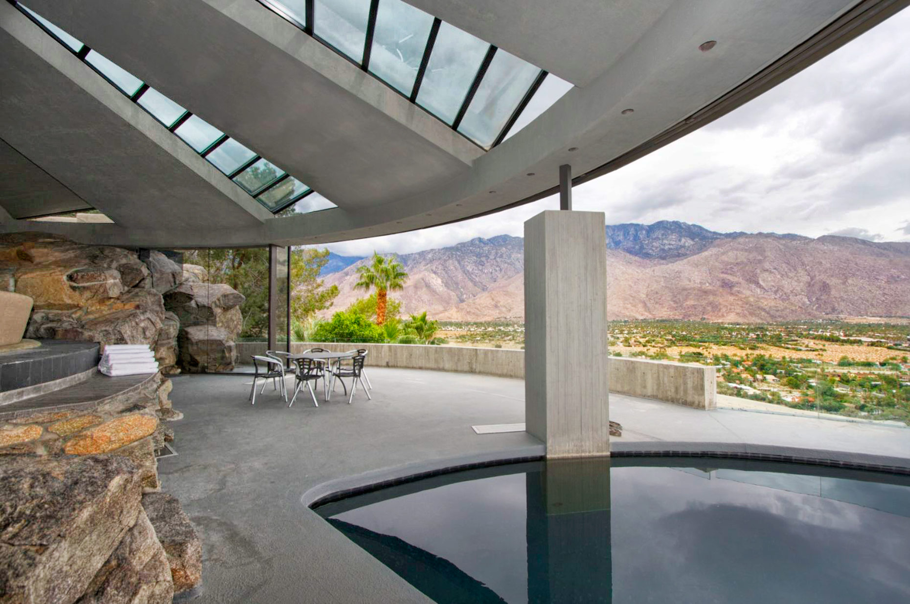 The-Elrod-House-Palm-Springs